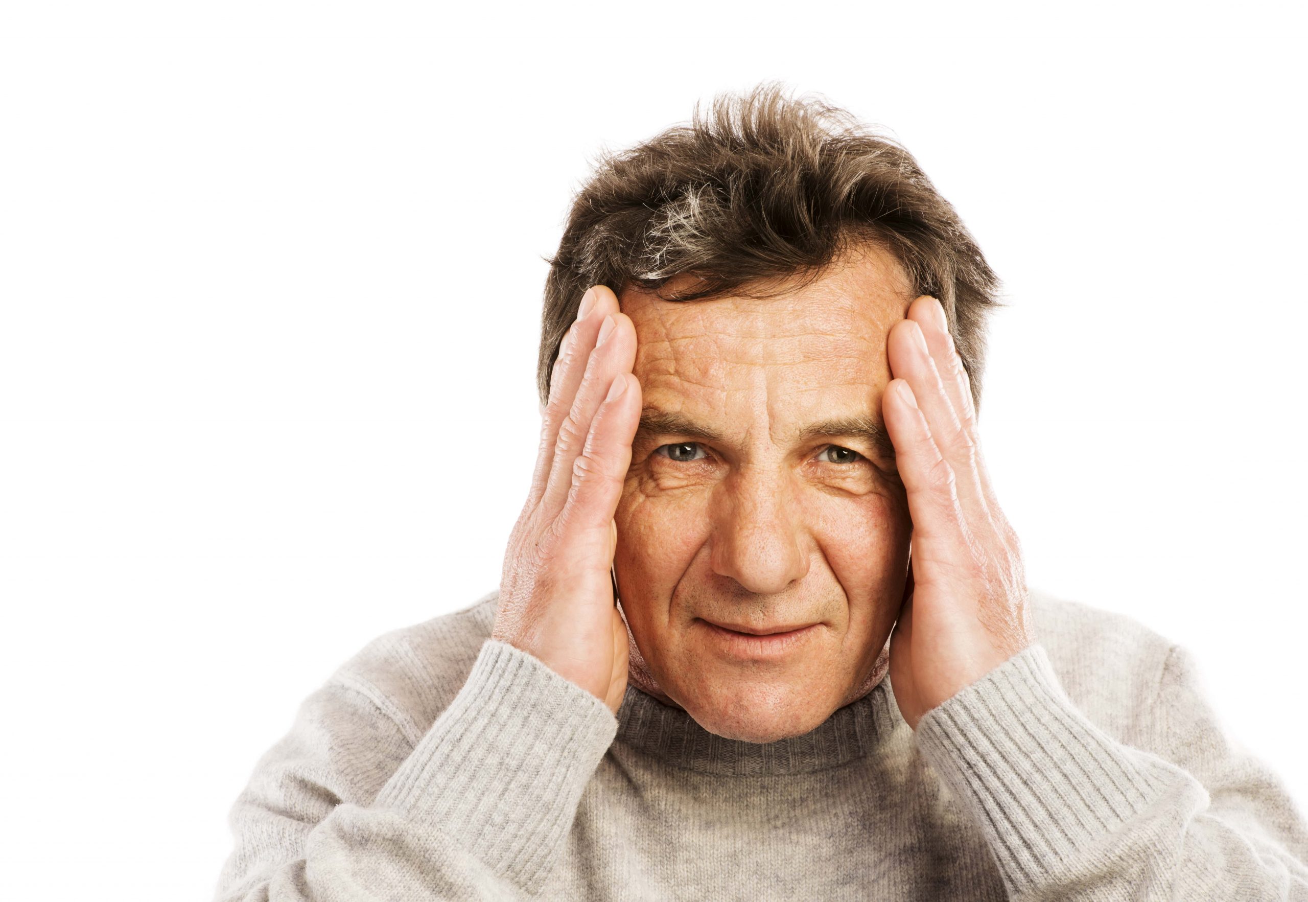 Микроинсульт симптомы у пожилых. Головная боль. Держится за голову. Головная боль у пожилого. Головная боль мужчина.